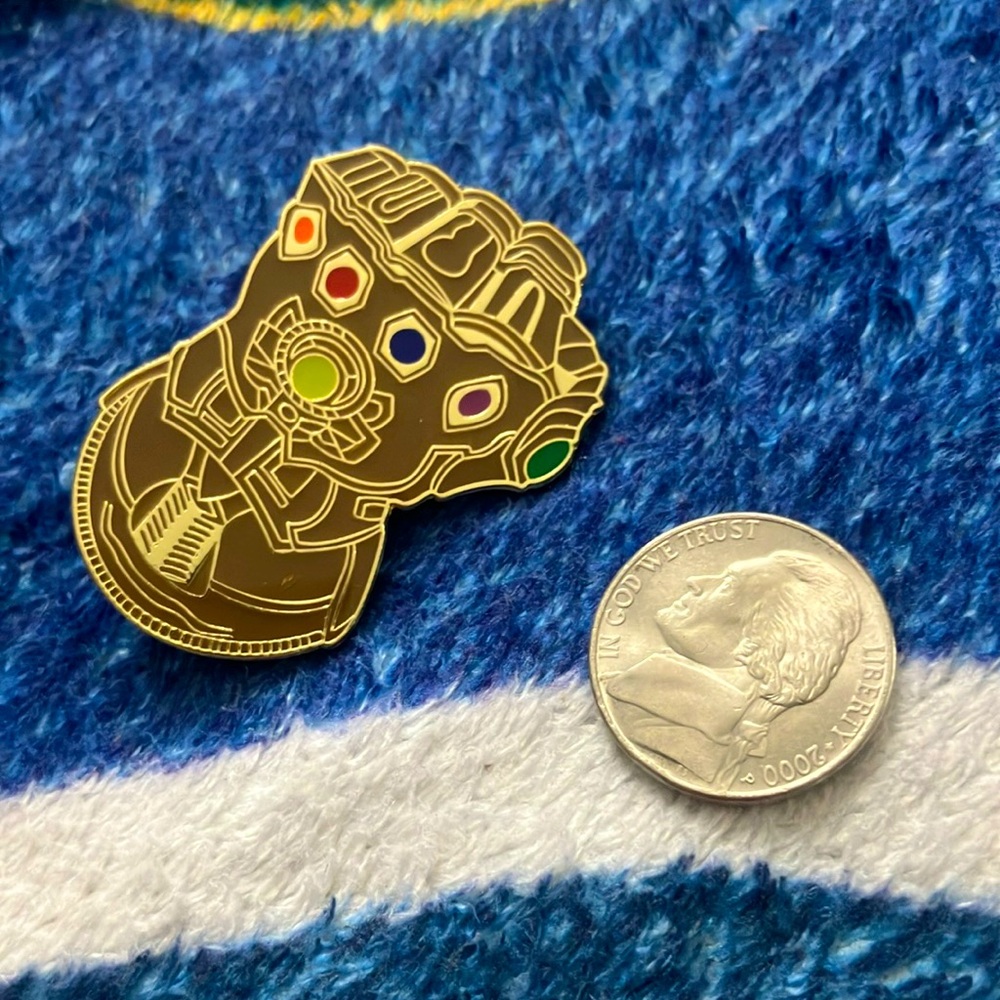 Rare Marvel Disney The Avengers Thanos Infinity Gauntlet Enamel Pin Brooch Gold